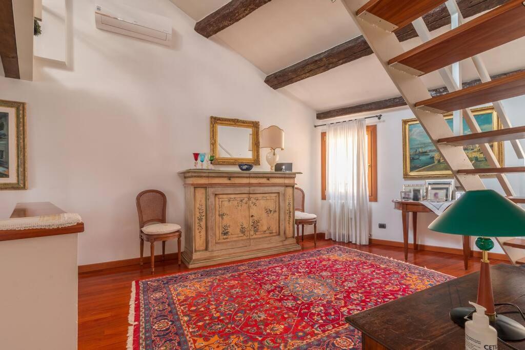 Charming Loft With Roof Terrace Close To S. Marco Venice