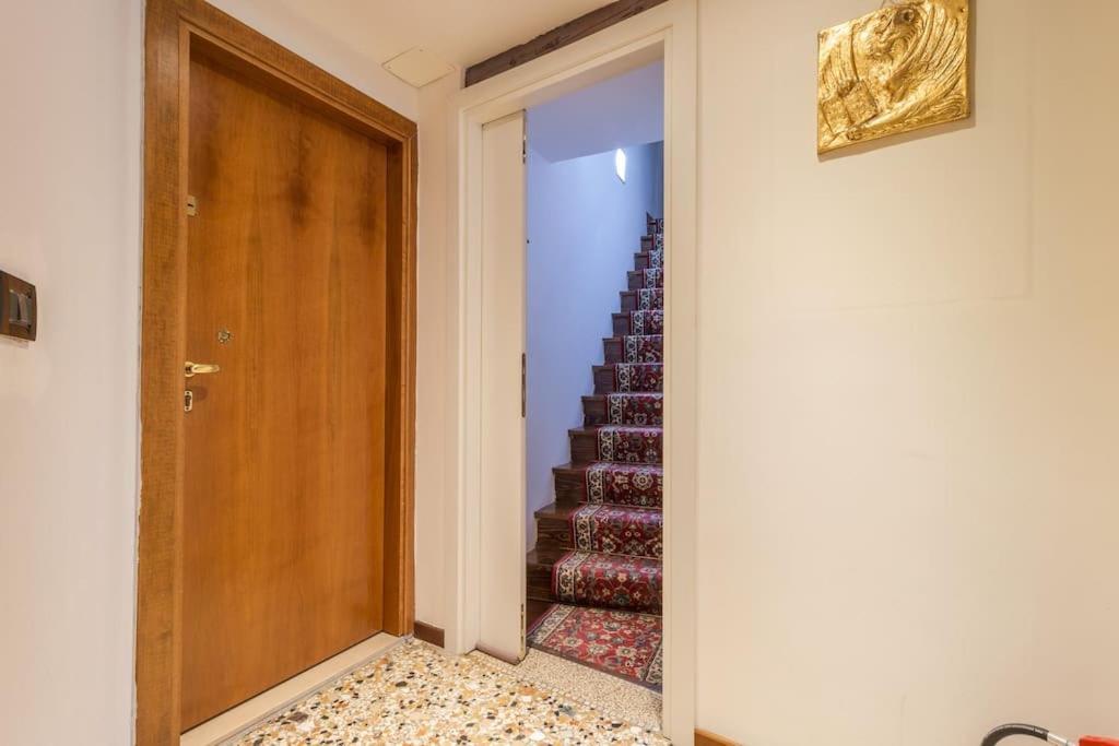 Charming Loft With Roof Terrace Close To S. Marco Apartment Venice