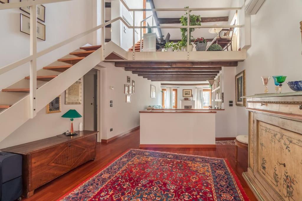 Charming Loft With Roof Terrace Close To S. Marco Apartment